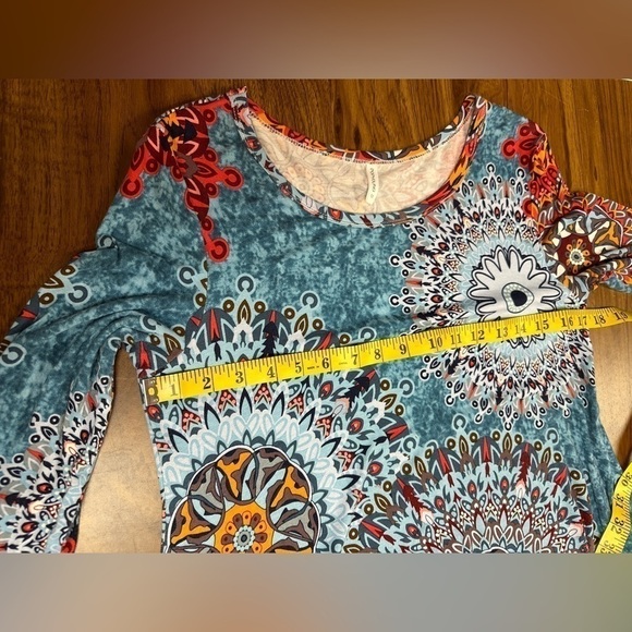 Popyoung Long Sleeve Tunic Handkerchief Hem Blue Medallion Design Women’s Sz M - Picture 4 of 8